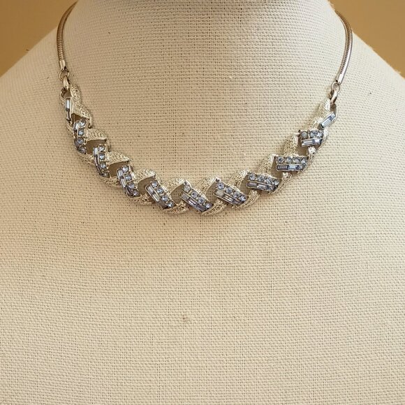 Coro Blue Baguette Collar Necklace 16" Brushed Silver Tone Link Choker - Picture 2 of 8